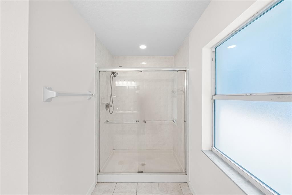 For Sale: $1,225,000 (3 beds, 2 baths, 1637 Square Feet)