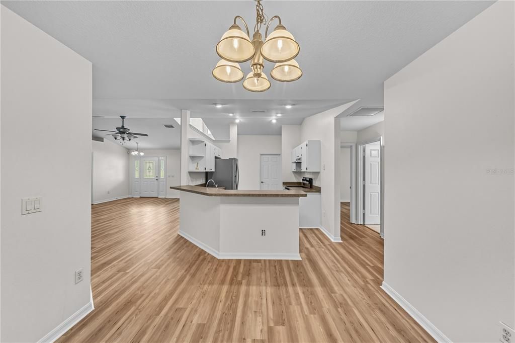 For Sale: $1,225,000 (3 beds, 2 baths, 1637 Square Feet)