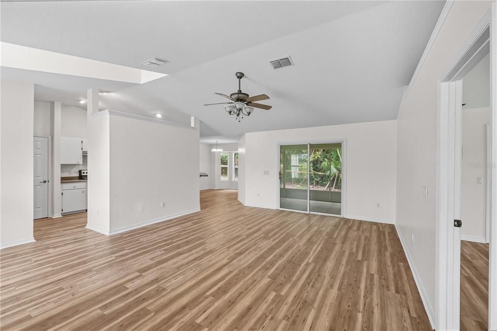 For Sale: $1,225,000 (3 beds, 2 baths, 1637 Square Feet)