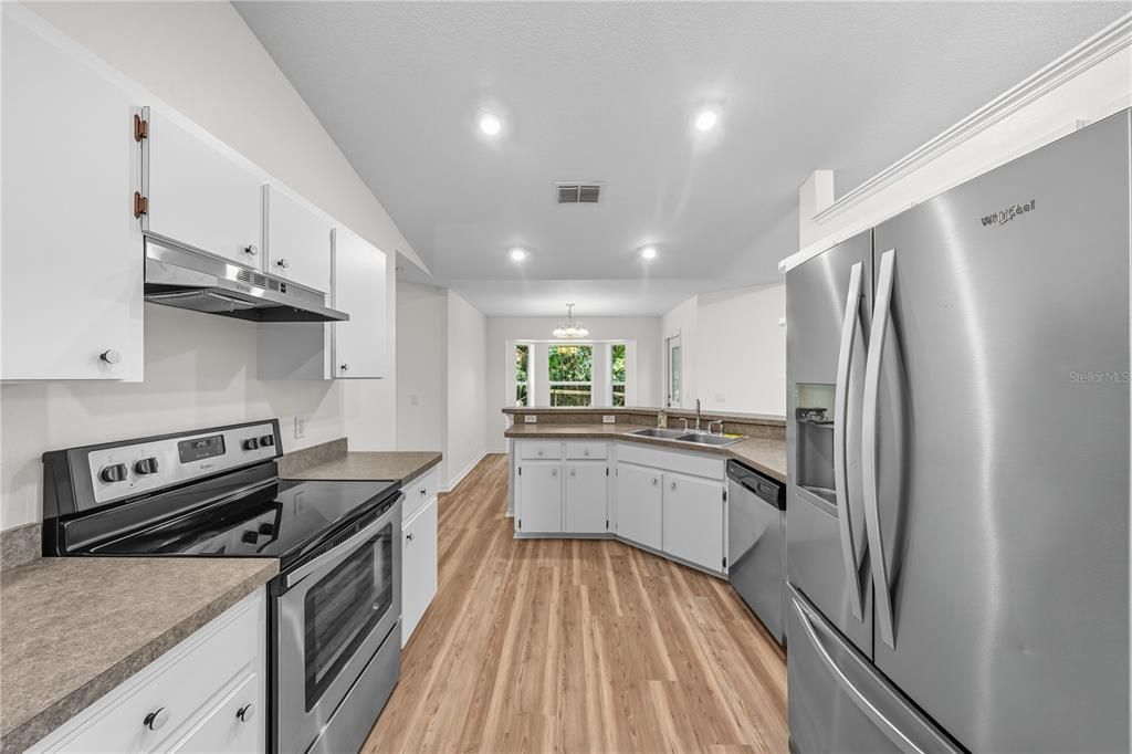 For Sale: $1,225,000 (3 beds, 2 baths, 1637 Square Feet)