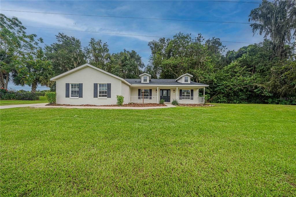 For Sale: $1,225,000 (3 beds, 2 baths, 1637 Square Feet)
