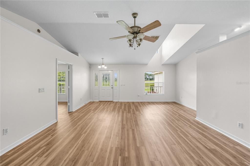 For Sale: $1,225,000 (3 beds, 2 baths, 1637 Square Feet)