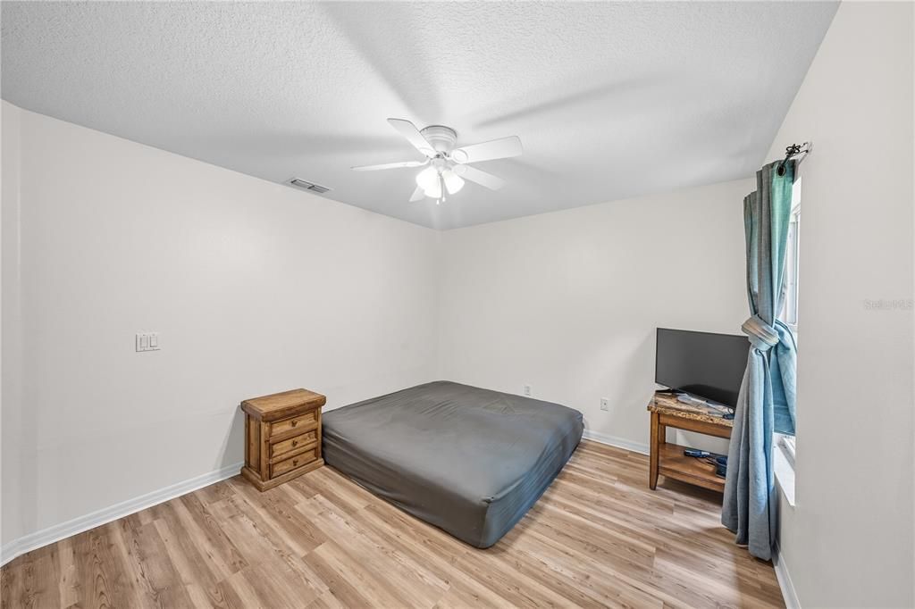 For Sale: $1,225,000 (3 beds, 2 baths, 1637 Square Feet)