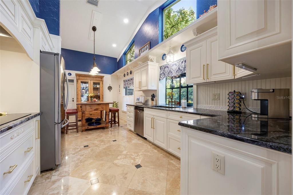 En Venta: $1,200,000 (3 camas, 2 baños, 3465 Pies cuadrados)