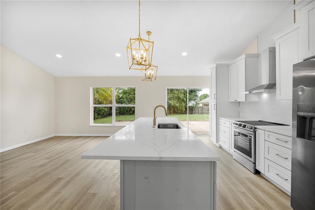 待售: $307,999 (3 贝兹, 2 浴室, 1554 平方英尺)