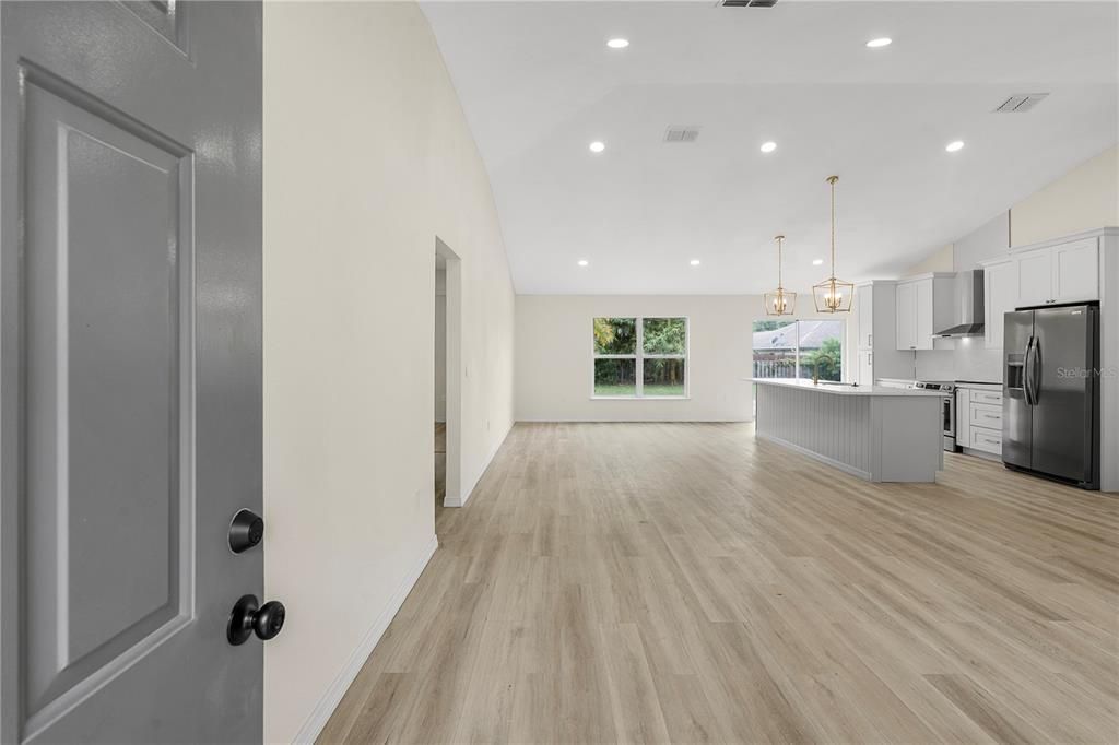 待售: $307,999 (3 贝兹, 2 浴室, 1554 平方英尺)