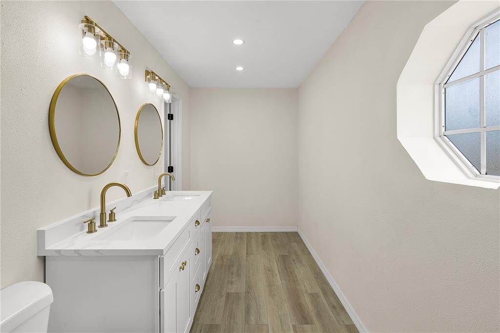 待售: $307,999 (3 贝兹, 2 浴室, 1554 平方英尺)