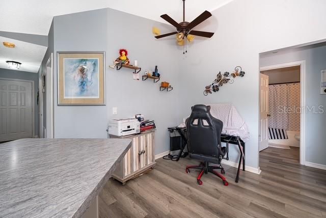 Под контрактом: $319,999 (3 спален, 2 ванн, 1403 Квадратных фут)