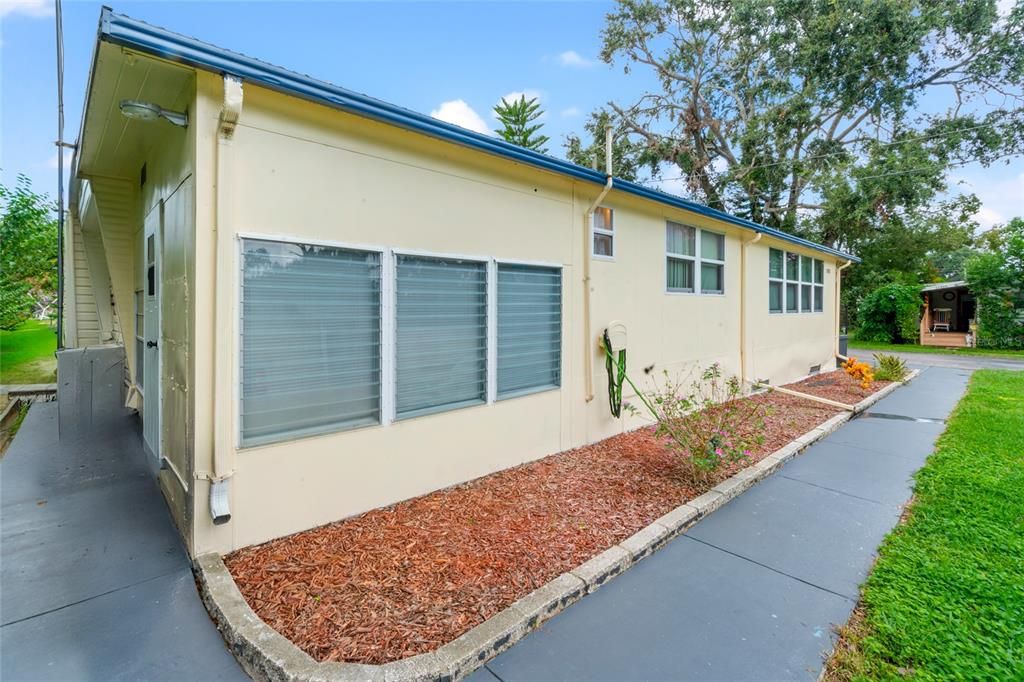 For Sale: $75,900 (3 beds, 2 baths, 1141 Square Feet)