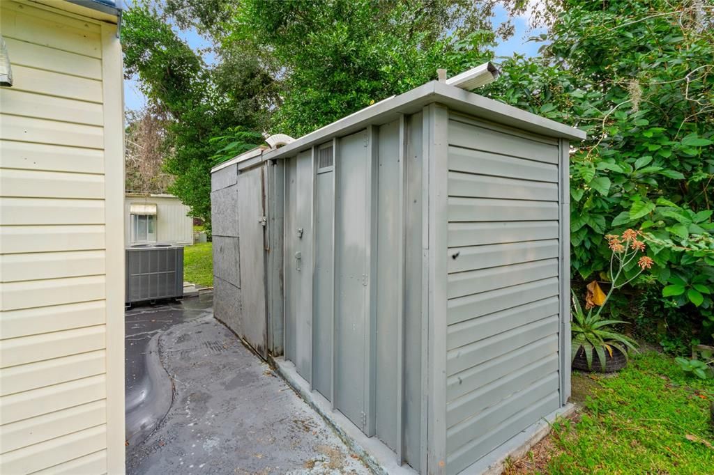 For Sale: $75,900 (3 beds, 2 baths, 1141 Square Feet)