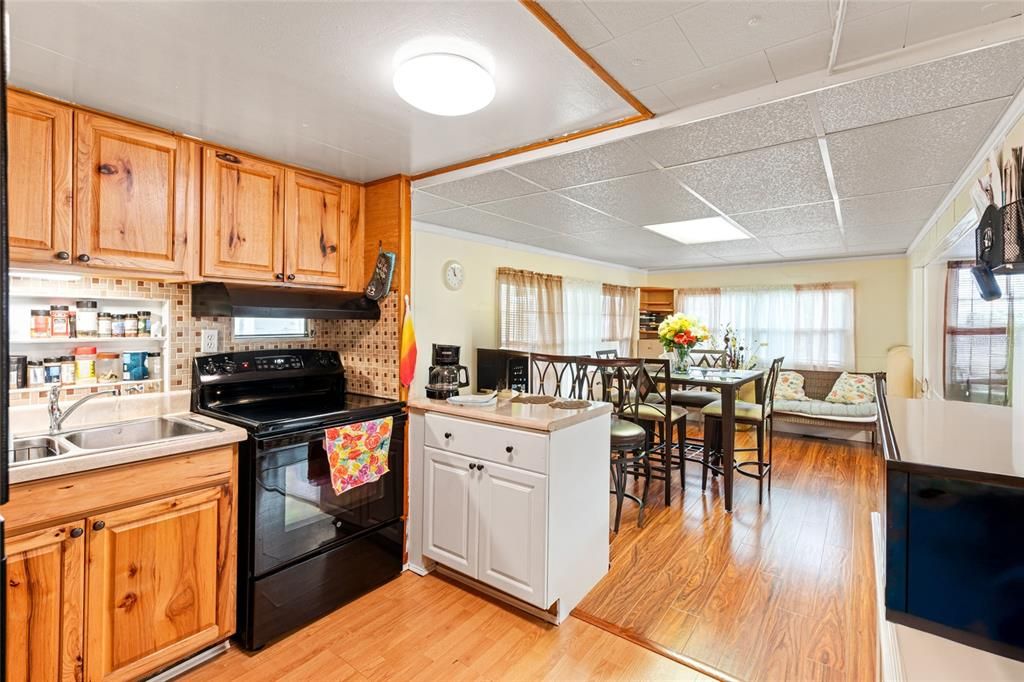 For Sale: $75,900 (3 beds, 2 baths, 1141 Square Feet)