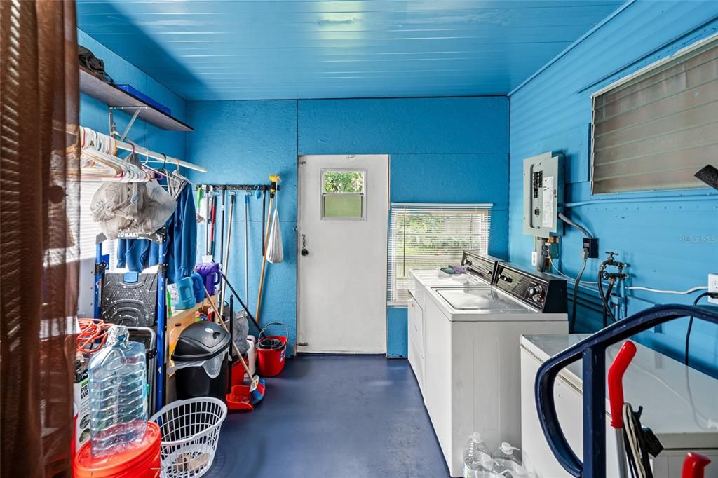 For Sale: $75,900 (3 beds, 2 baths, 1141 Square Feet)