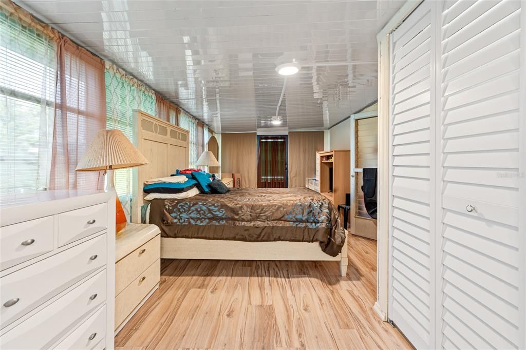 For Sale: $75,900 (3 beds, 2 baths, 1141 Square Feet)