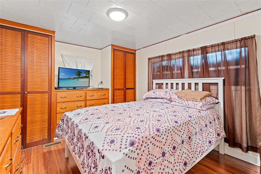 For Sale: $75,900 (3 beds, 2 baths, 1141 Square Feet)