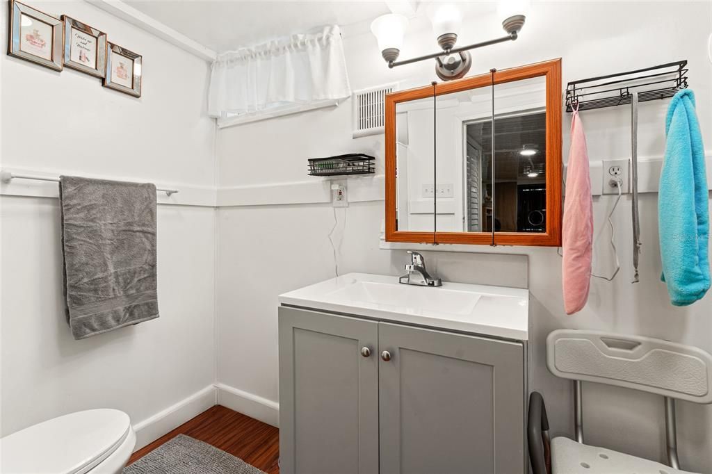 For Sale: $75,900 (3 beds, 2 baths, 1141 Square Feet)