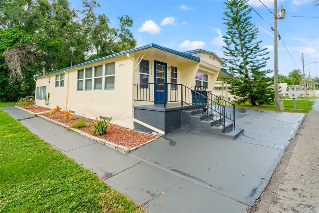 For Sale: $75,900 (3 beds, 2 baths, 1141 Square Feet)