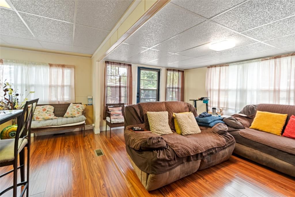 For Sale: $75,900 (3 beds, 2 baths, 1141 Square Feet)