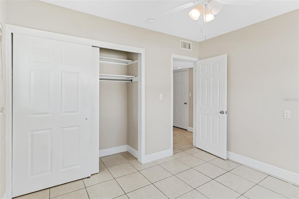 For Rent: $2,450 (2 beds, 1 baths, 729 Square Feet)