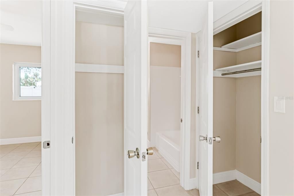 For Rent: $2,450 (2 beds, 1 baths, 729 Square Feet)