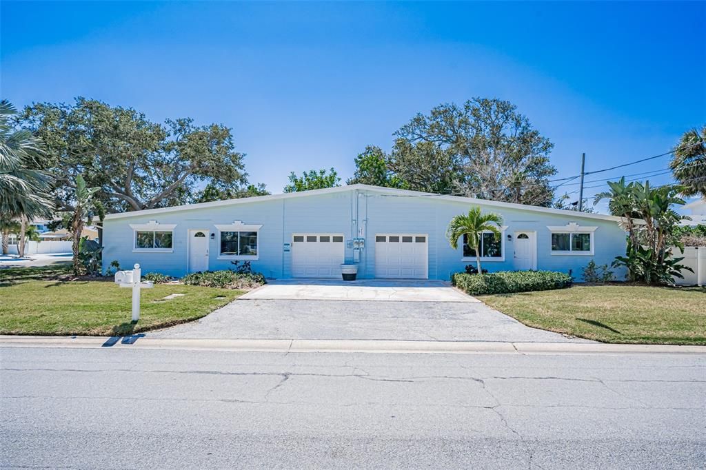 For Rent: $2,450 (2 beds, 1 baths, 729 Square Feet)