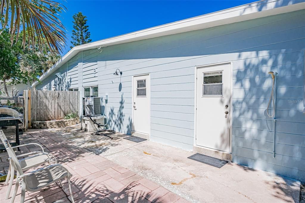 For Rent: $2,450 (2 beds, 1 baths, 729 Square Feet)