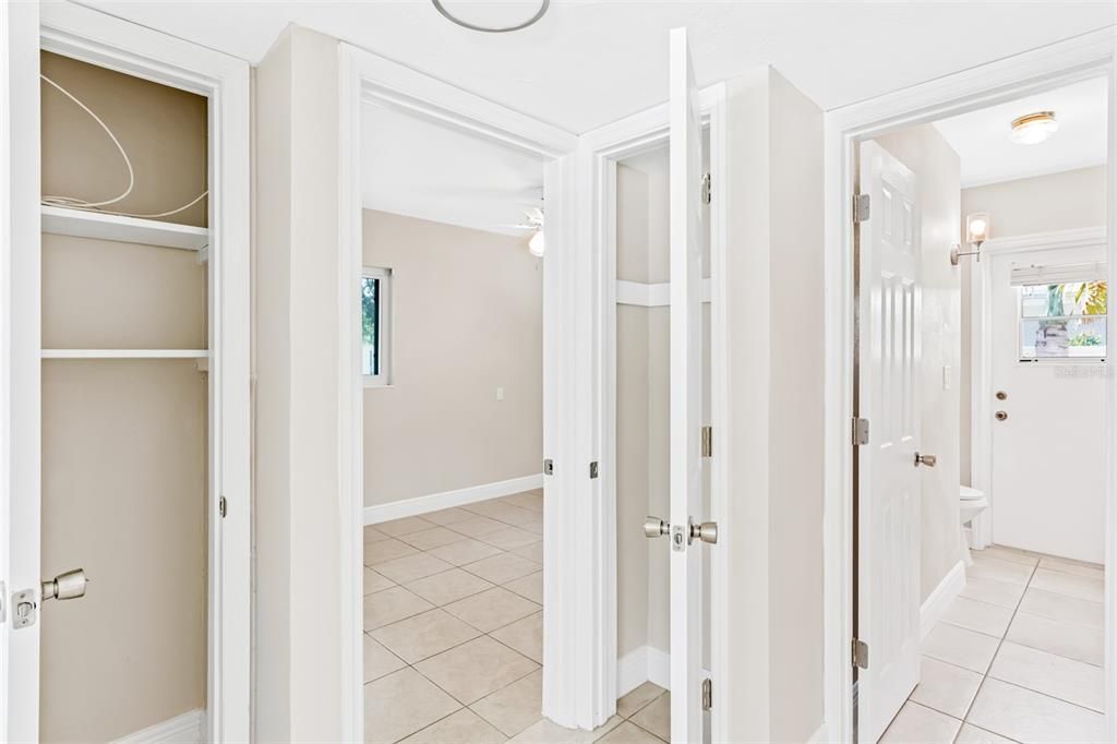 For Rent: $2,450 (2 beds, 1 baths, 729 Square Feet)