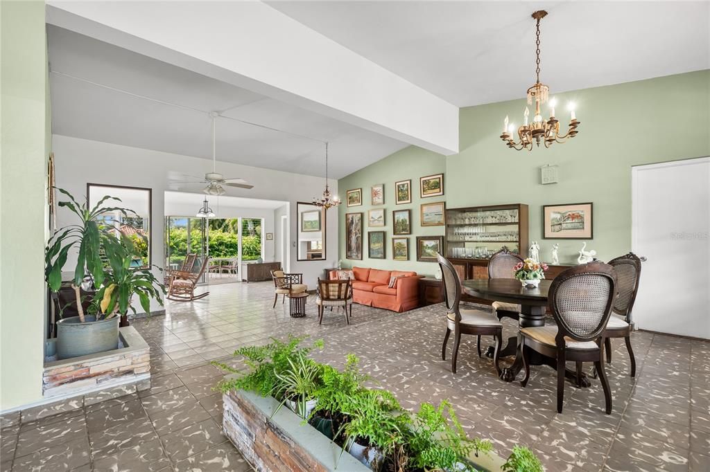 На продажу: $1,500,000 (5 спален, 4 ванн, 2923 Квадратных фут)