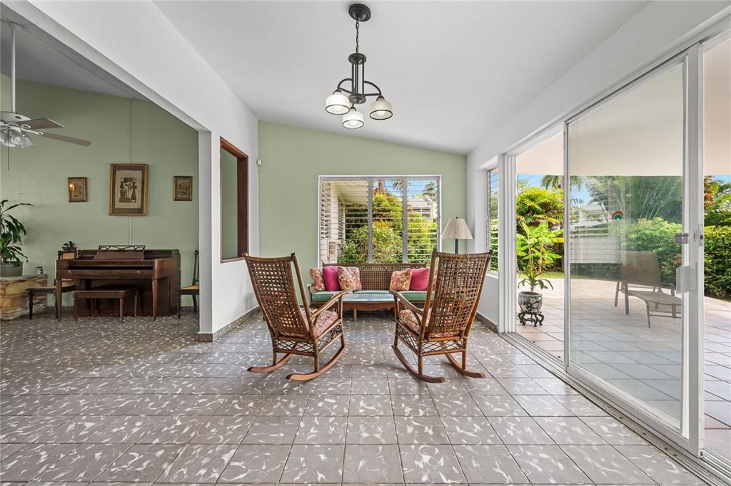 На продажу: $1,500,000 (5 спален, 4 ванн, 2923 Квадратных фут)