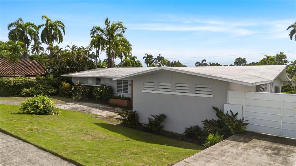 На продажу: $1,500,000 (5 спален, 4 ванн, 2923 Квадратных фут)