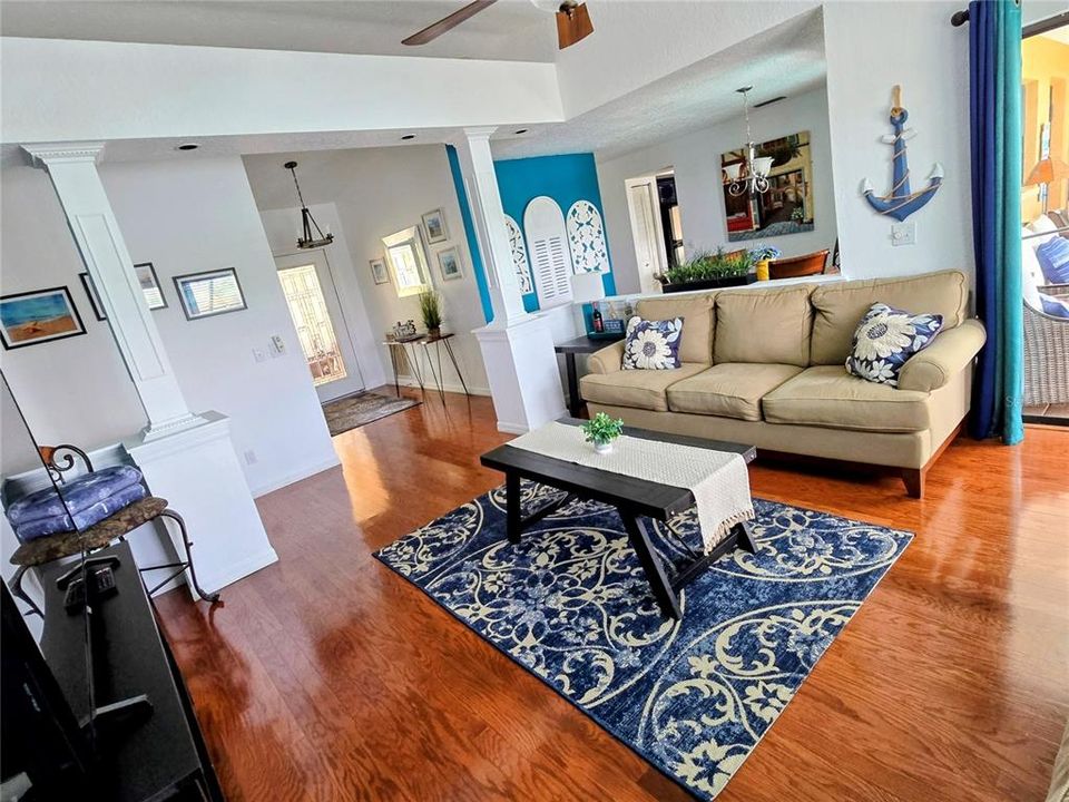 Active With Contract: $360,000 (3 beds, 2 baths, 1421 Square Feet)