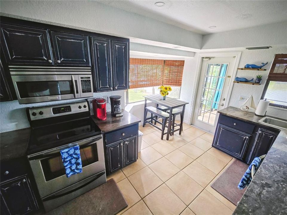 Active With Contract: $360,000 (3 beds, 2 baths, 1421 Square Feet)