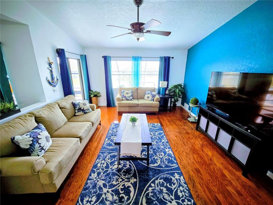 Active With Contract: $360,000 (3 beds, 2 baths, 1421 Square Feet)