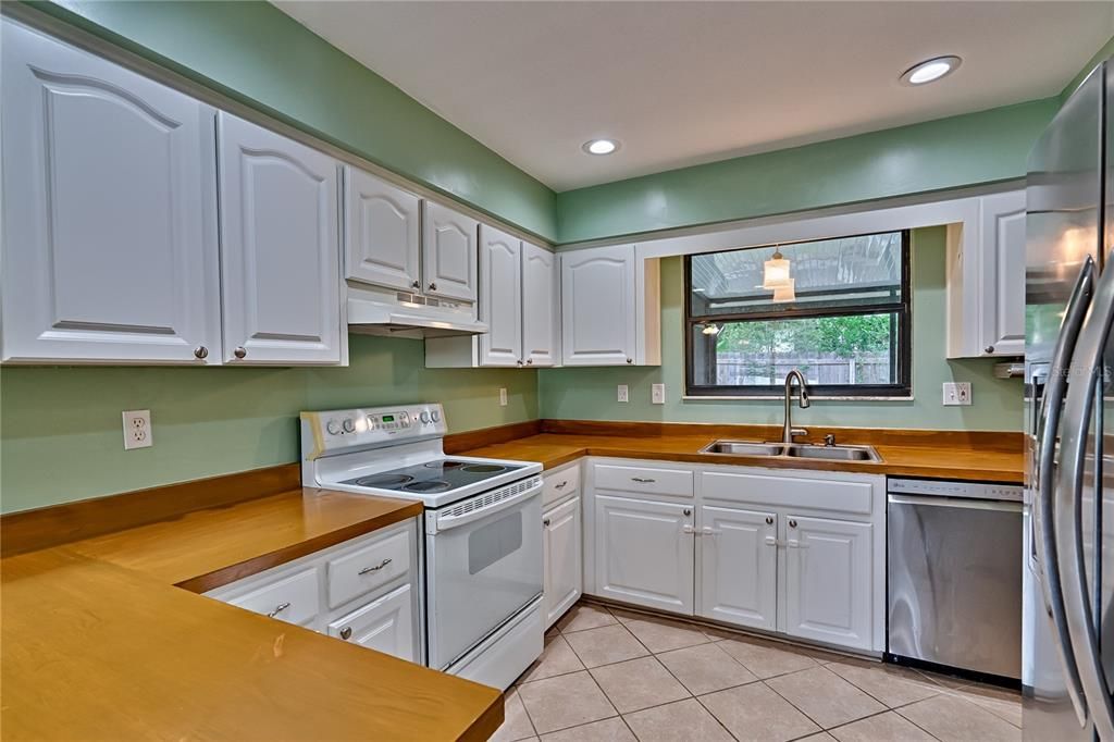 На продажу: $315,000 (3 спален, 2 ванн, 1698 Квадратных фут)