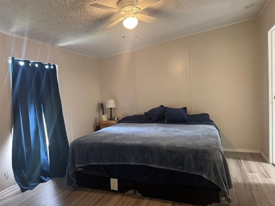 Active With Contract: $199,000 (3 beds, 2 baths, 1176 Square Feet)