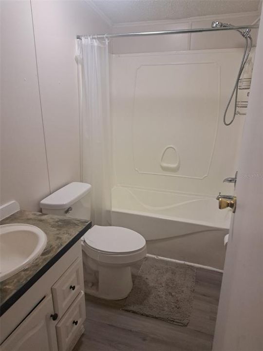 Active With Contract: $199,000 (3 beds, 2 baths, 1176 Square Feet)