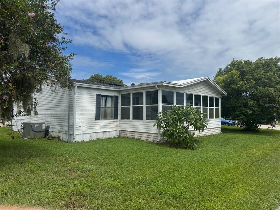 Active With Contract: $199,000 (3 beds, 2 baths, 1176 Square Feet)