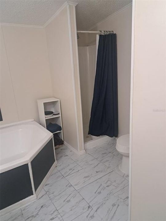 Active With Contract: $199,000 (3 beds, 2 baths, 1176 Square Feet)