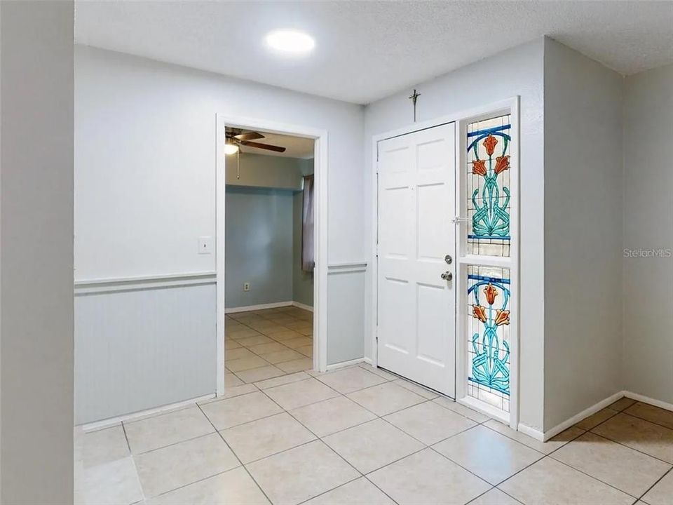 出租: $2,200 (4 贝兹, 2 浴室, 1923 平方英尺)