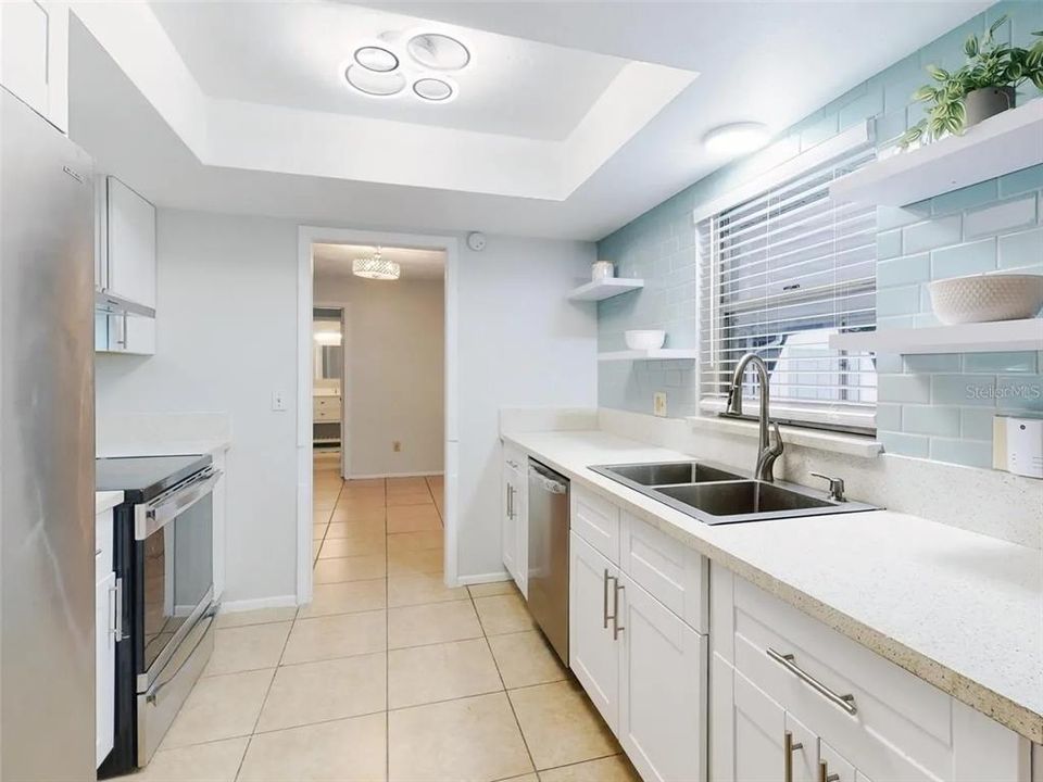 出租: $2,200 (4 贝兹, 2 浴室, 1923 平方英尺)