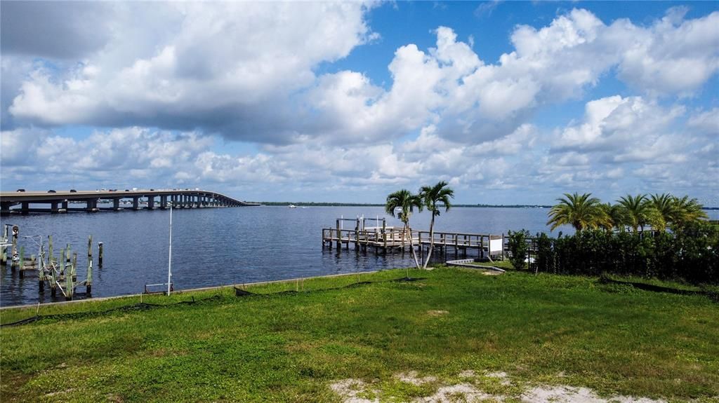 待售: $1,285,000 (0.43 acres)