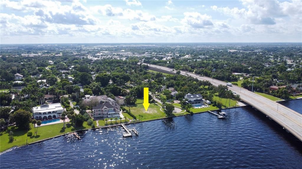 待售: $1,285,000 (0.43 acres)