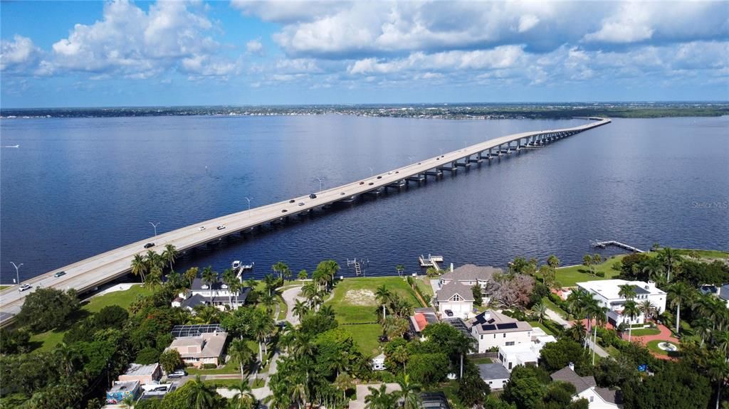 待售: $1,285,000 (0.43 acres)