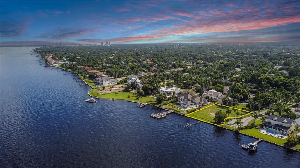 待售: $1,285,000 (0.43 acres)