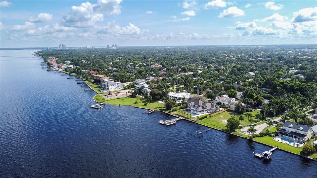 待售: $1,285,000 (0.43 acres)