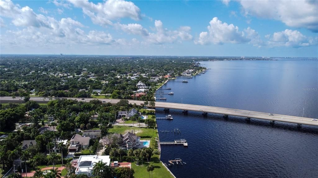 待售: $1,285,000 (0.43 acres)