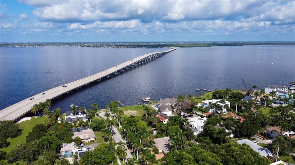 待售: $1,285,000 (0.43 acres)