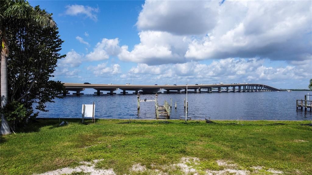 待售: $1,285,000 (0.43 acres)