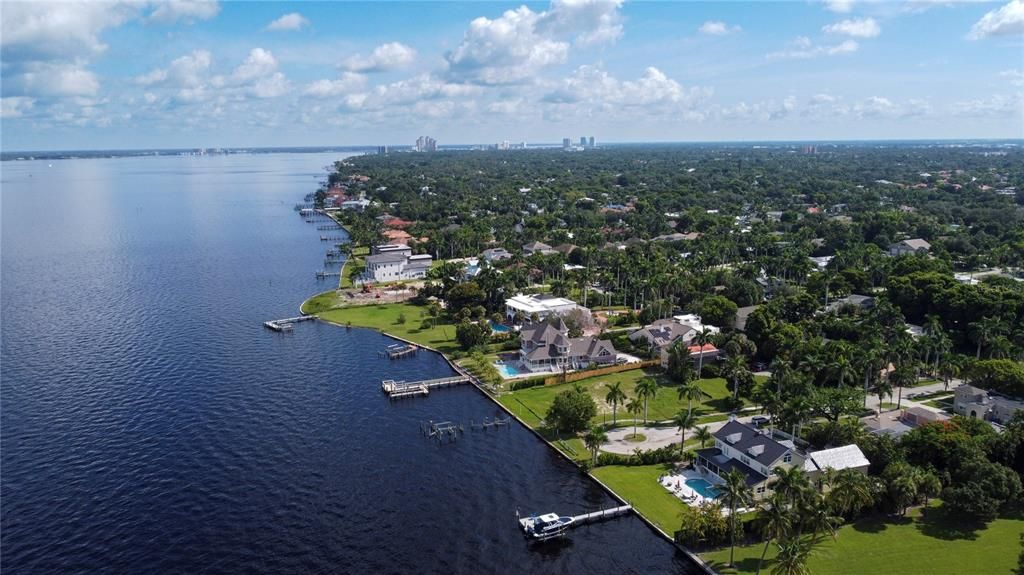 待售: $1,285,000 (0.43 acres)