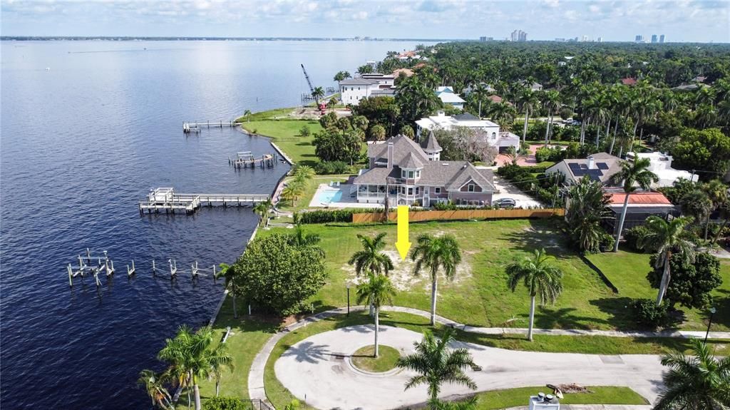 待售: $1,285,000 (0.43 acres)