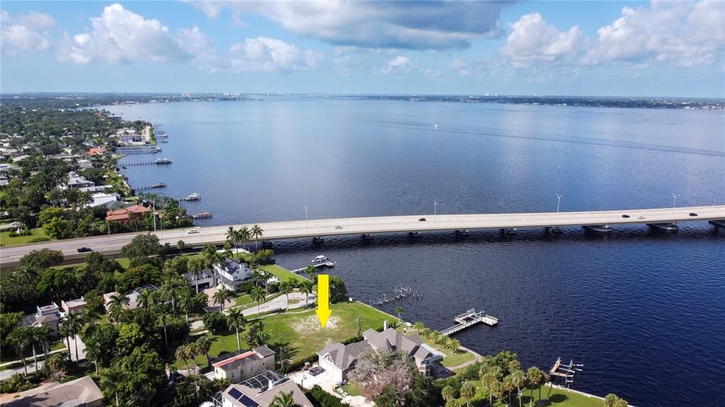 待售: $1,285,000 (0.43 acres)